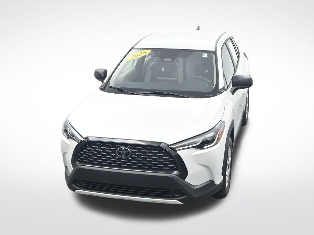 Used 2025 Toyota Corolla Cross L FWD image 24