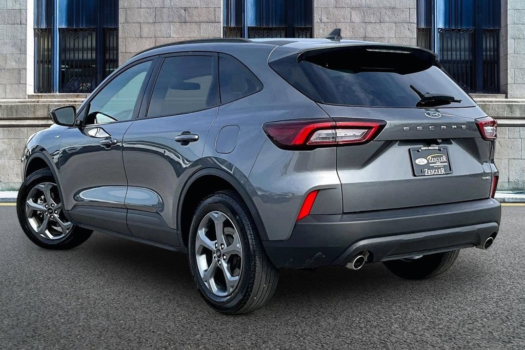 Certified 2025 Ford Escape ST-Line Select AWD/4WD image 10