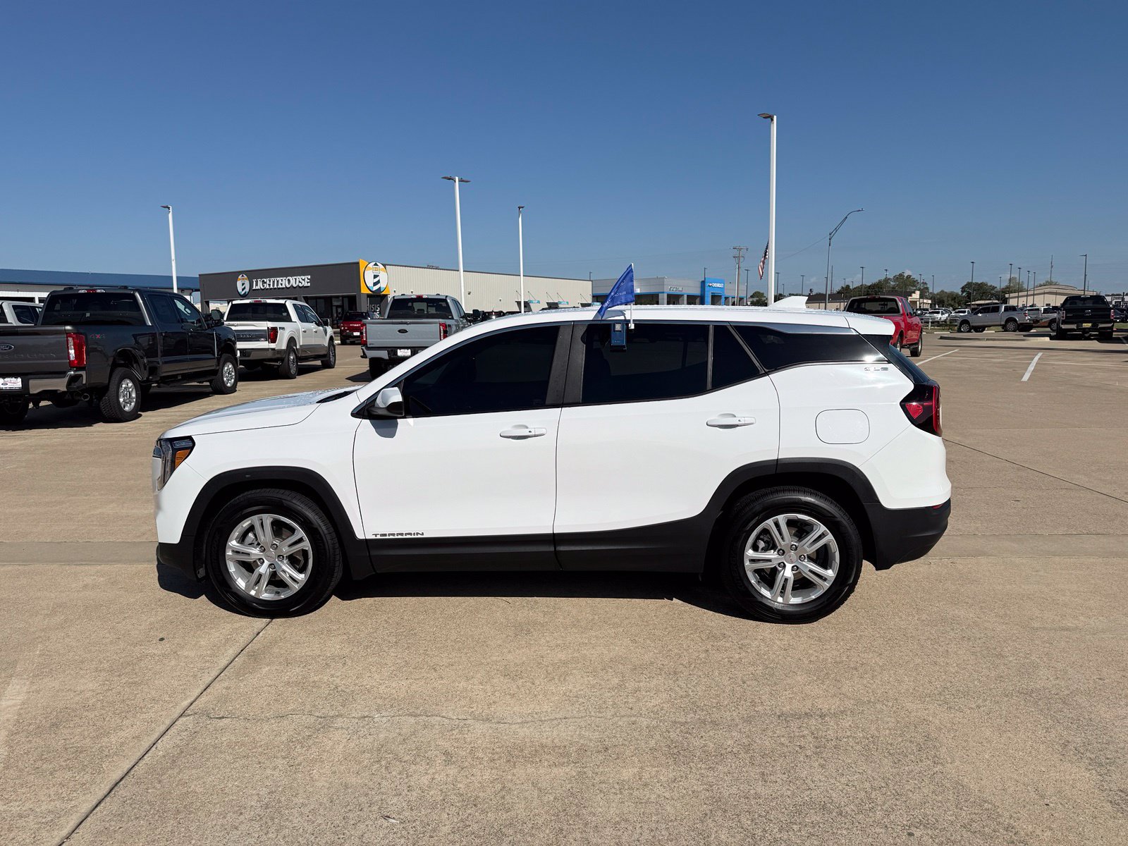Used 2024 GMC Terrain SLE FWD image 8
