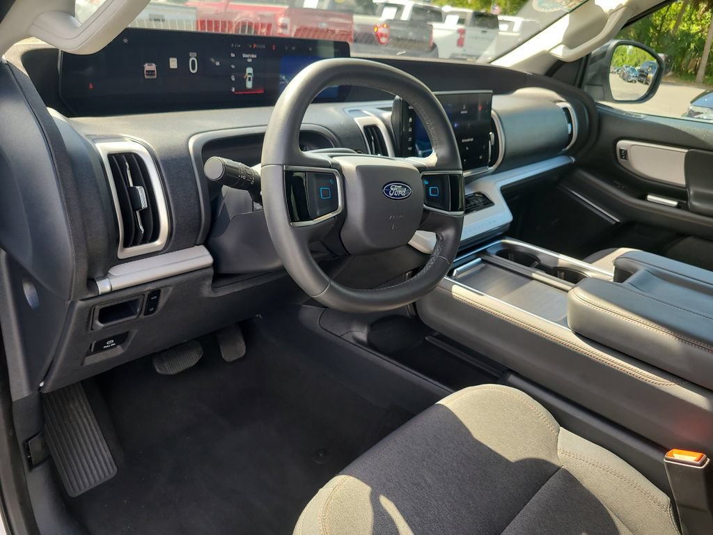 Certified 2025 Ford Expedition Active RWD image 18