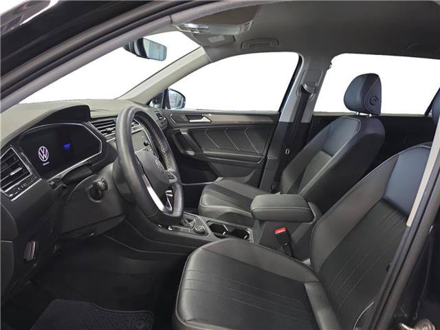 Used 2022 Volkswagen Tiguan SE AWD/4WD image 9