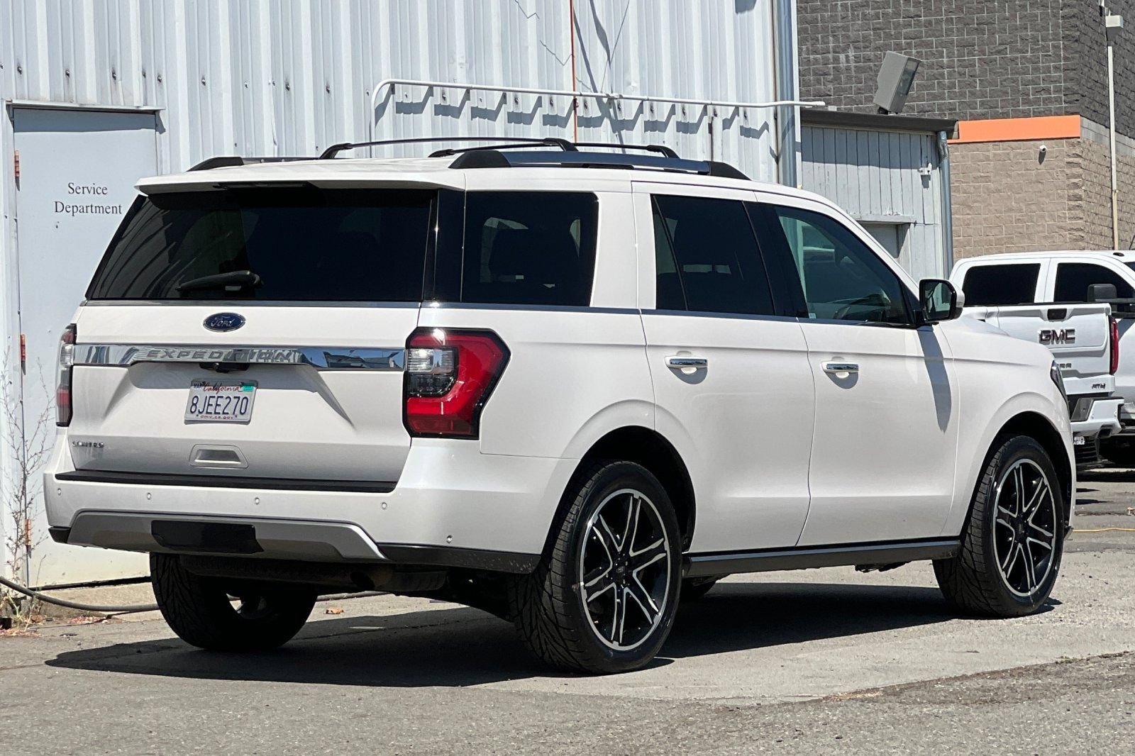 Certified 2019 Ford Expedition Limited w/ Special Edition Package AWD/4WD image 4