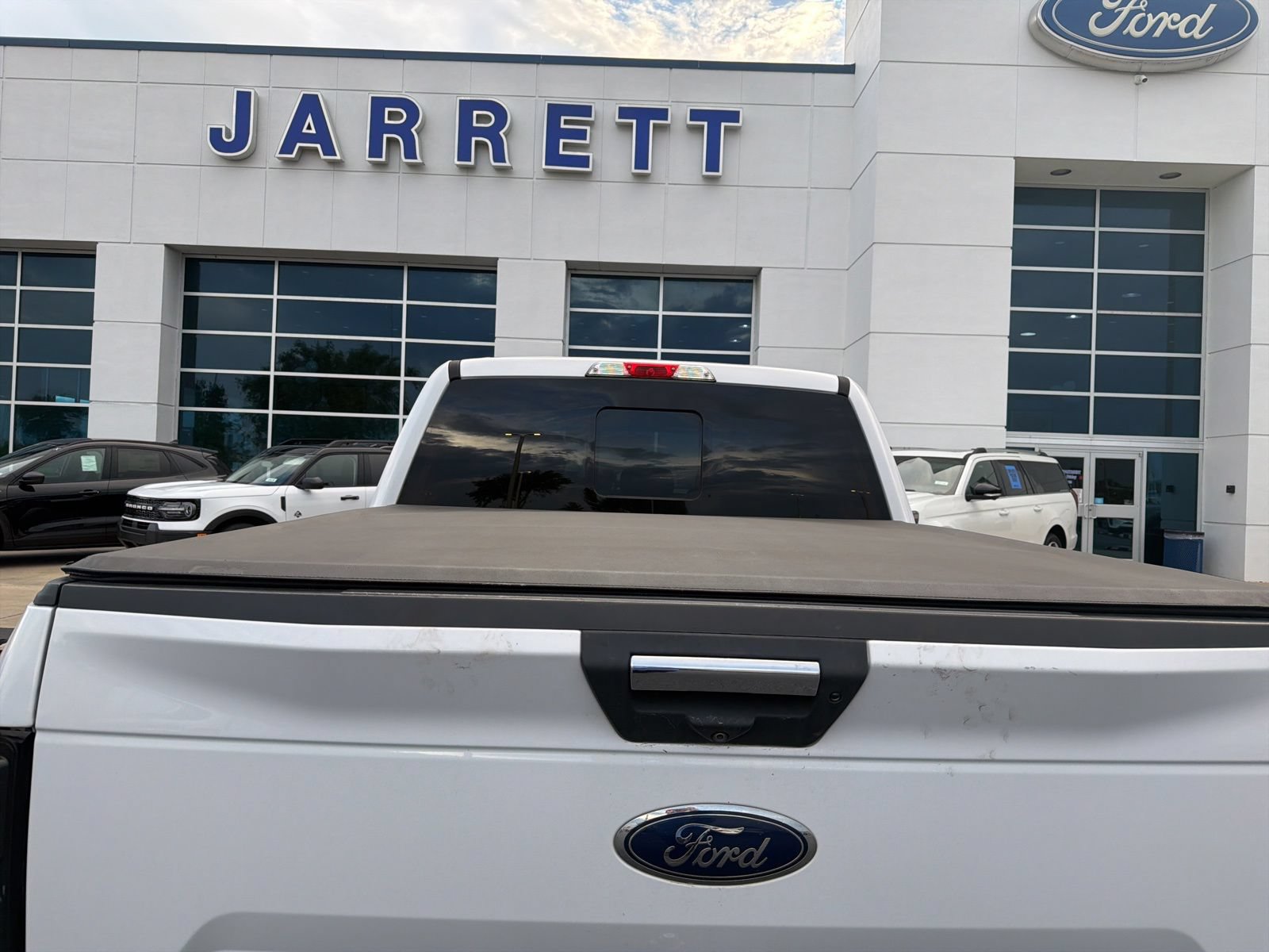Certified 2018 Ford F150 XLT w/ Equipment Group 302A Luxury AWD/4WD image 4