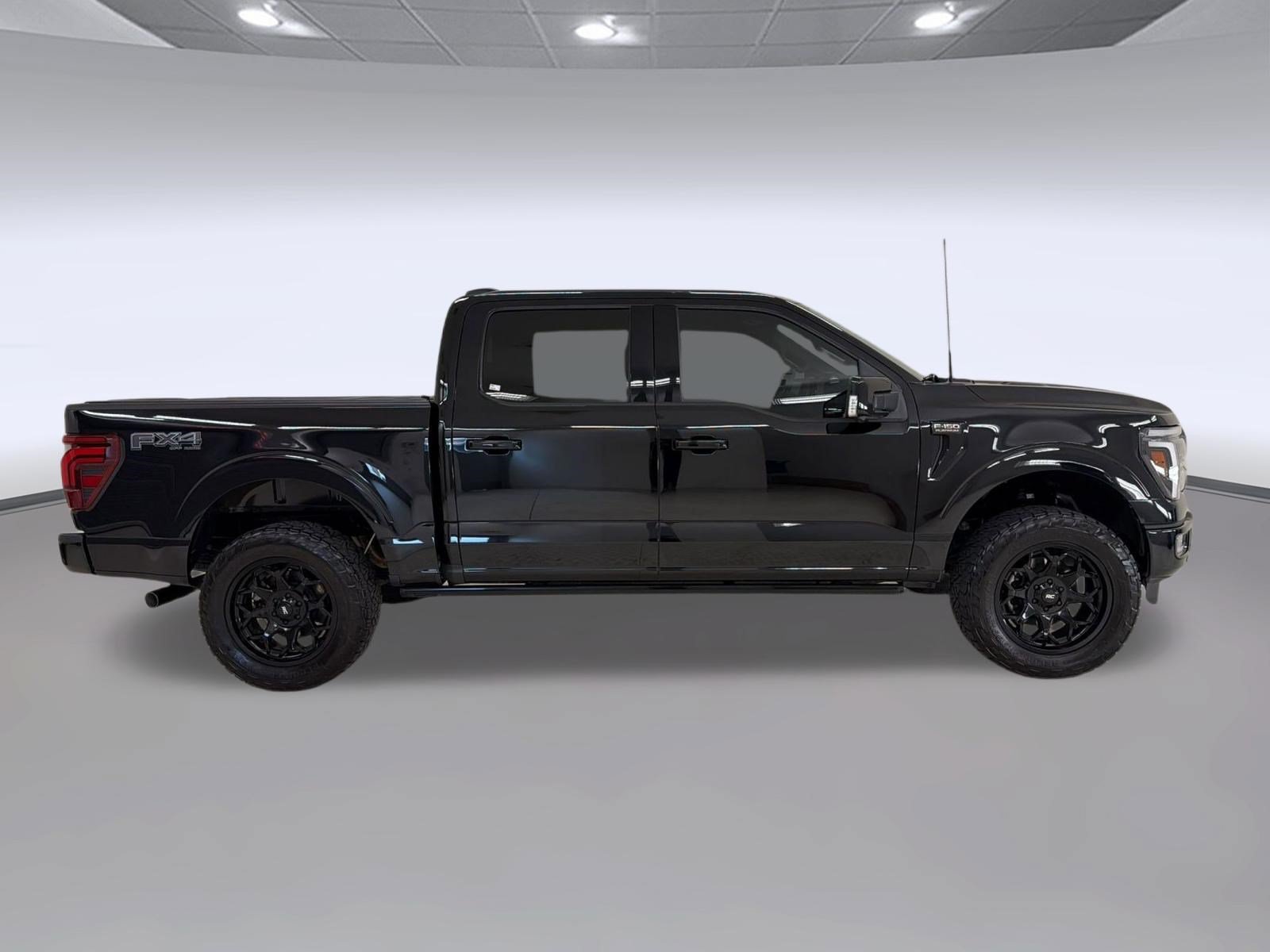 Certified 2024 Ford F150 Platinum w/ FX4 Off-Road Package AWD/4WD image 8