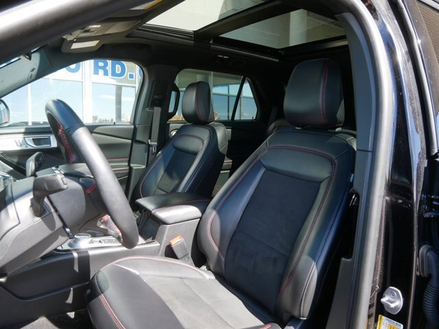 Certified 2024 Ford Explorer ST-Line w/ Class IV Trailer Tow Package AWD/4WD image 9