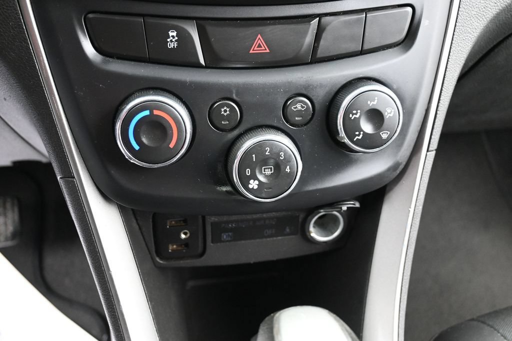 Used 2017 Chevrolet Trax LT w/ Driver Confidence Package FWD image 11