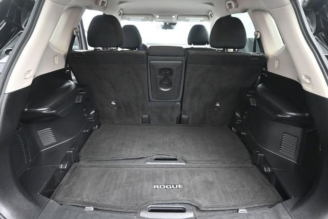 Used 2020 Nissan Rogue SV FWD image 21