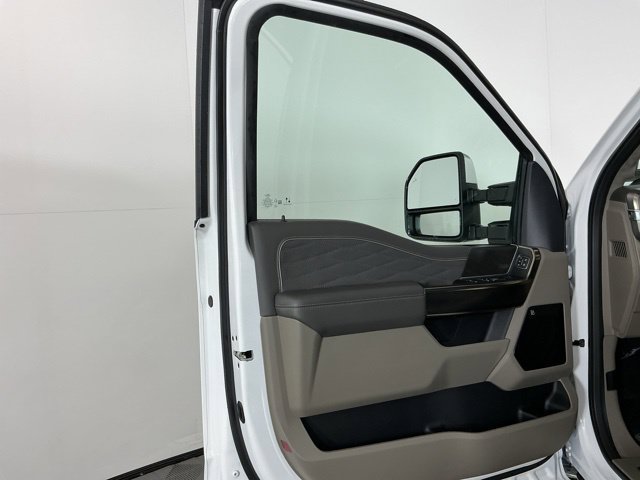 Certified 2026 Ford F450 Platinum w/ Platinum Plus Package AWD/4WD image 16