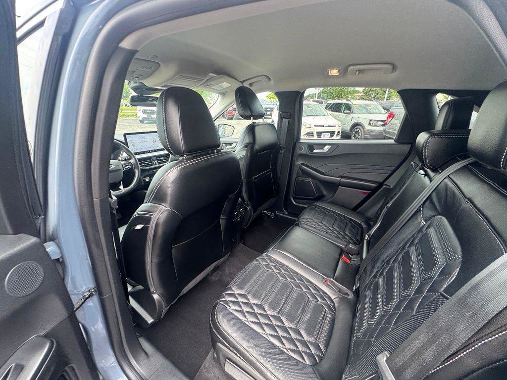 Certified 2023 Ford Escape Platinum w/ Premium Technology Package AWD/4WD image 13