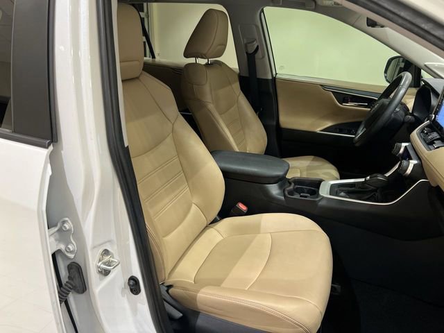 Used 2019 Toyota RAV4 Limited image 24
