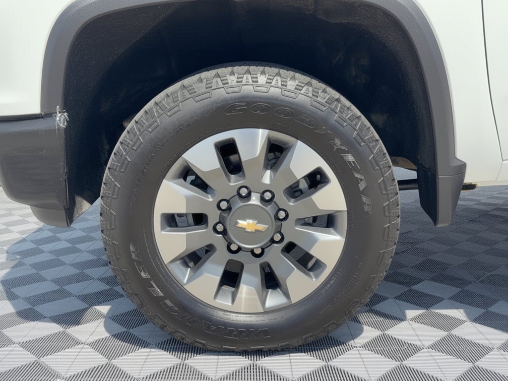 Used 2025 Chevrolet Silverado 2500 Custom w/ Custom Convenience Package AWD/4WD image 13
