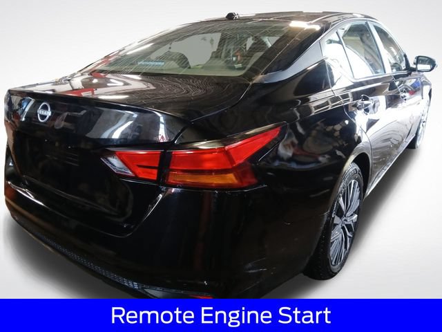 Used 2025 Nissan Altima 2.5 SV FWD image 9