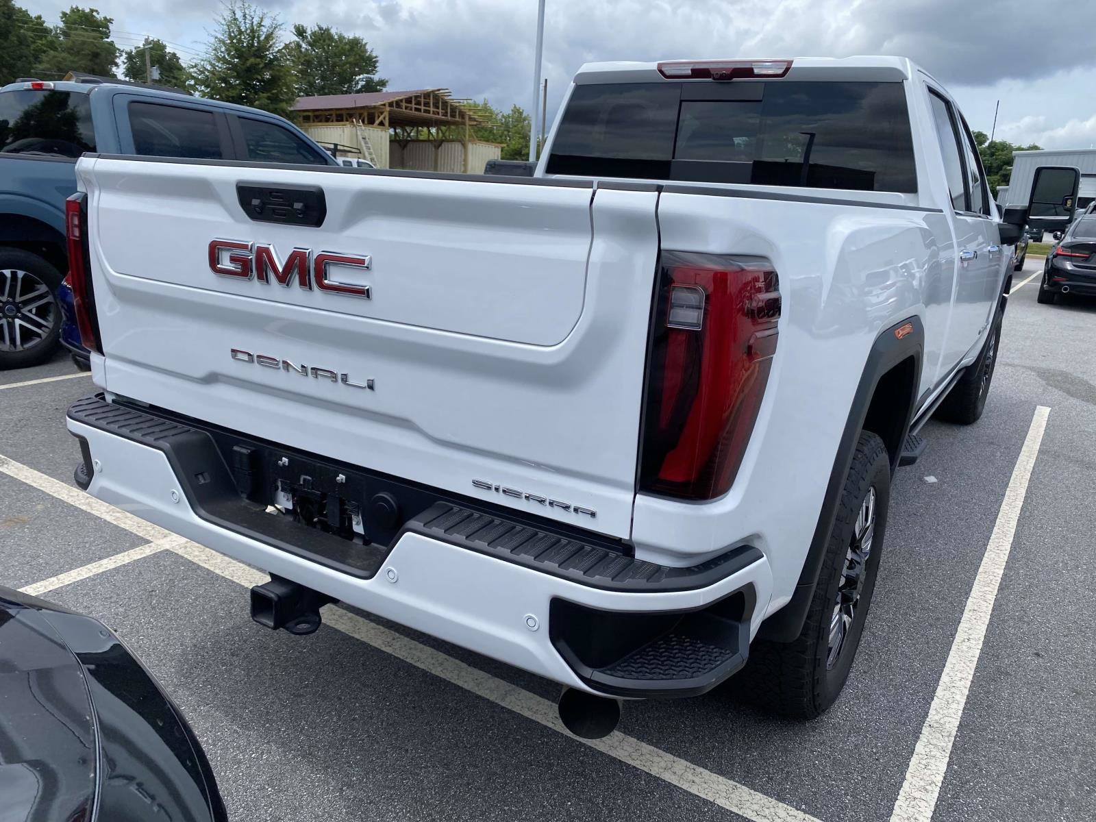 Used 2025 GMC Sierra 2500 Denali w/ Denali Reserve Package AWD/4WD image 6