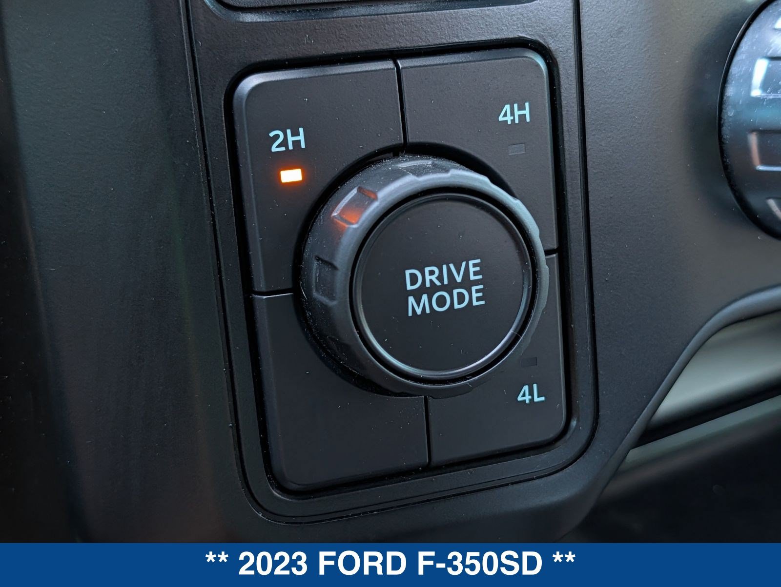 Certified 2023 Ford F350 Lariat w/ Tow Technology Package AWD/4WD image 38