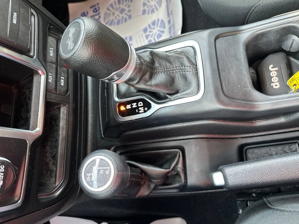 Used 2023 Jeep Wrangler Unlimited Sport AWD/4WD image 19