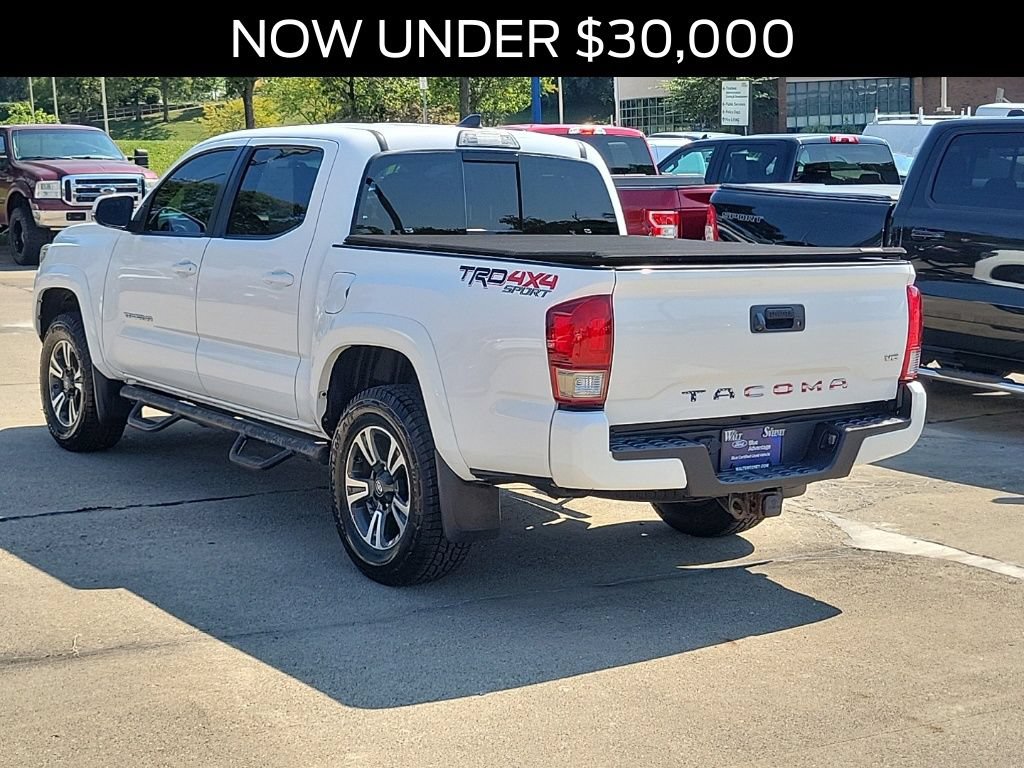 Used 2017 Toyota Tacoma TRD Sport w/ Tow Package (A/T) AWD/4WD image 3