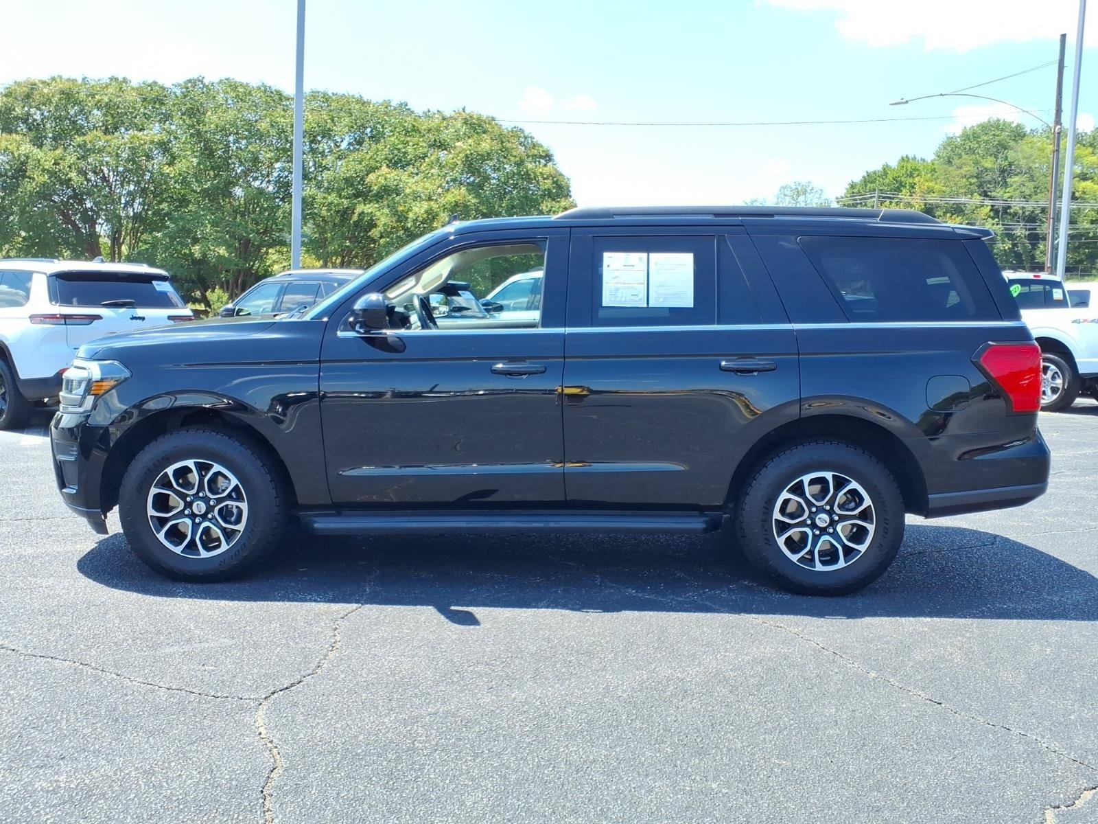 Certified 2022 Ford Expedition XLT AWD/4WD image 5