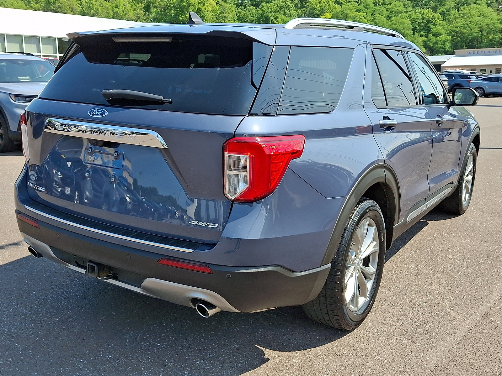 Certified 2021 Ford Explorer Limited w/ Equipment Group 301A AWD/4WD image 10