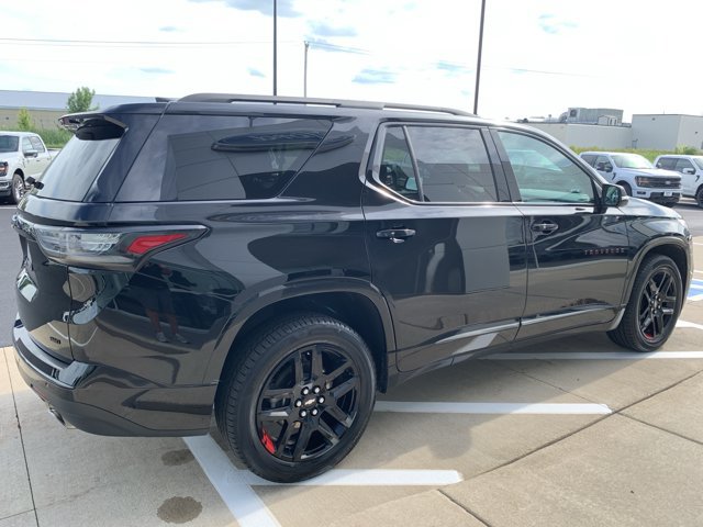 Used 2021 Chevrolet Traverse Premier w/ Redline Edition AWD/4WD image 8