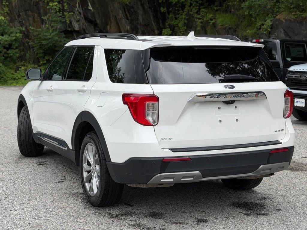 Certified 2022 Ford Explorer XLT w/ Equipment Group 202A AWD/4WD image 3