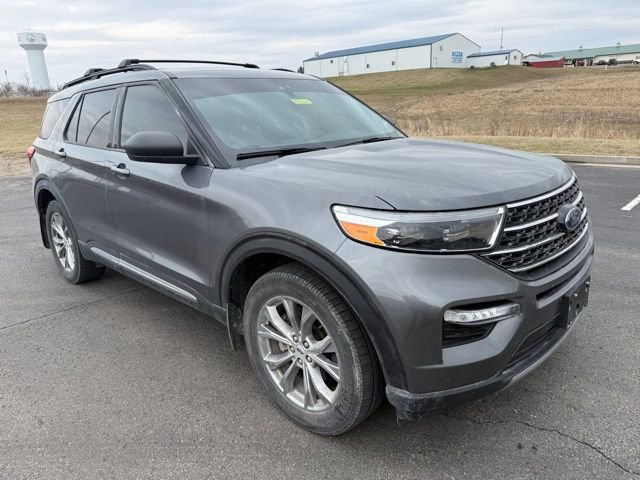Certified 2021 Ford Explorer XLT w/ Equipment Group 202A image 7