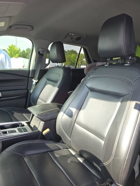 Certified 2021 Ford Explorer XLT w/ Equipment Group 202A RWD image 8