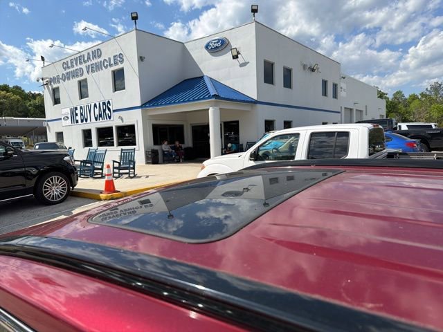 Used 2020 Toyota RAV4 XLE Premium FWD image 16