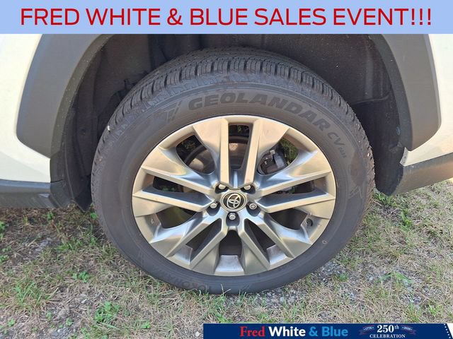 Used 2023 Toyota RAV4 XLE Premium AWD/4WD image 5