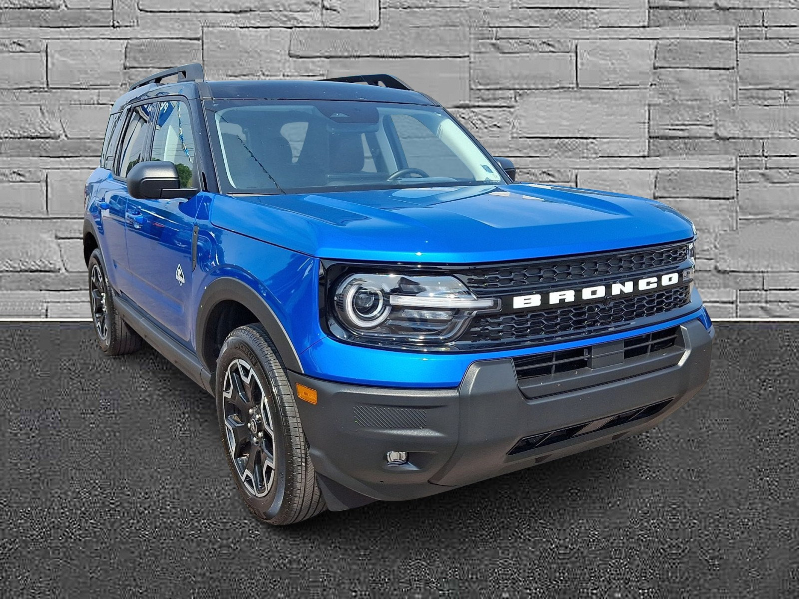 Certified 2025 Ford Bronco Sport Outer Banks AWD/4WD image 2