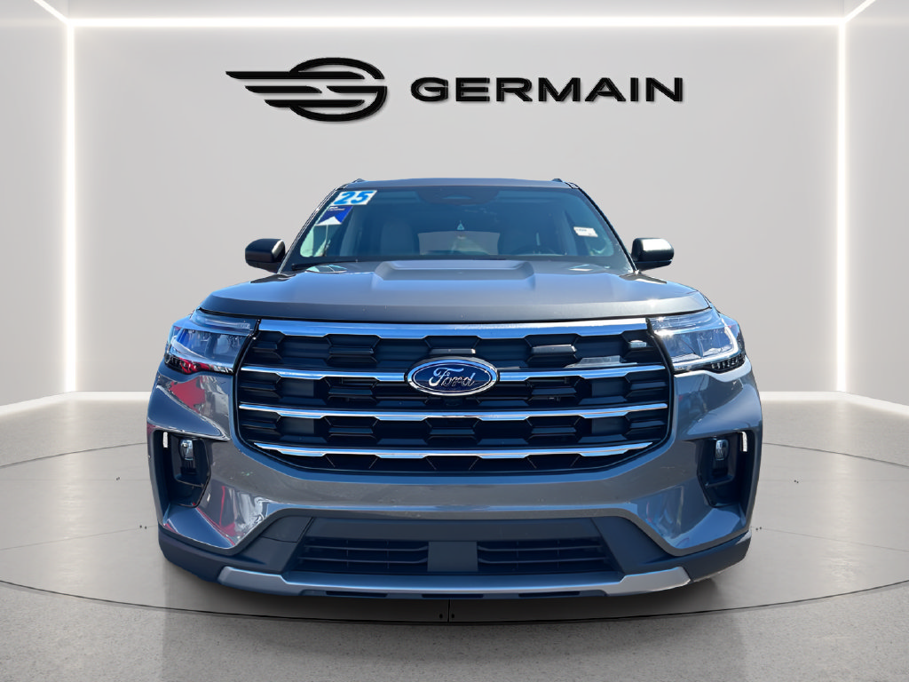 Certified 2025 Ford Explorer Active w/ Active Comfort Package AWD/4WD image 3