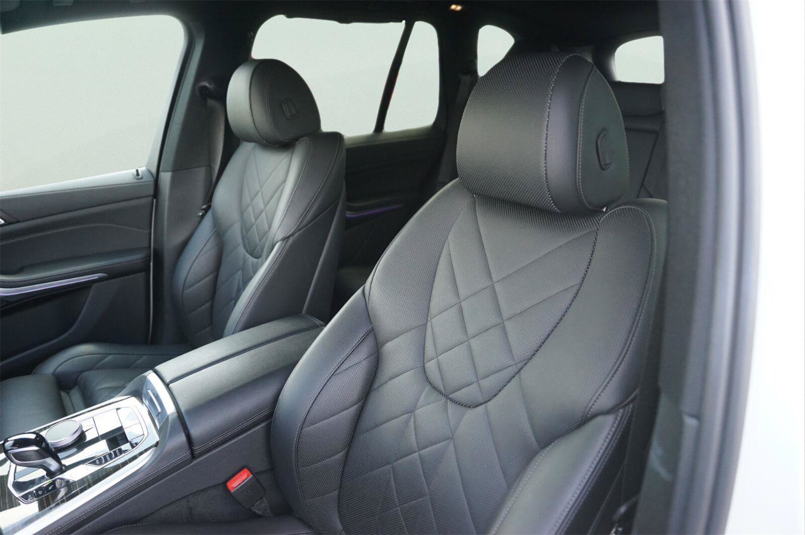 Used 2023 BMW X5 xDrive40i AWD/4WD image 10