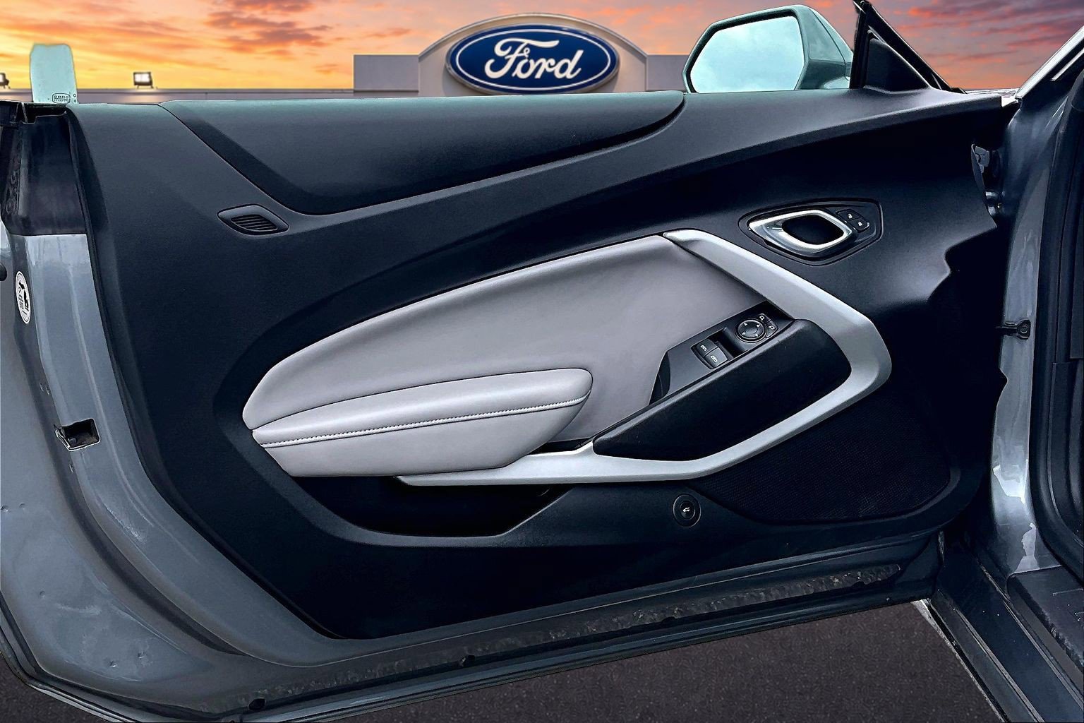 Used 2019 Chevrolet Camaro LT RWD image 23