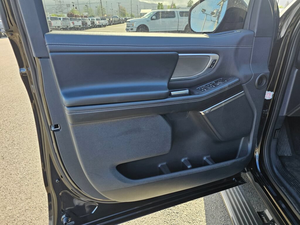 Certified 2025 Ford Expedition Max Platinum AWD/4WD image 16