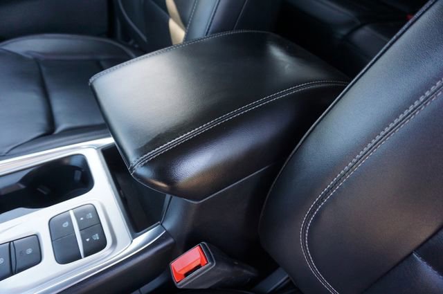 Certified 2022 Ford Explorer XLT w/ Equipment Group 202A image 27