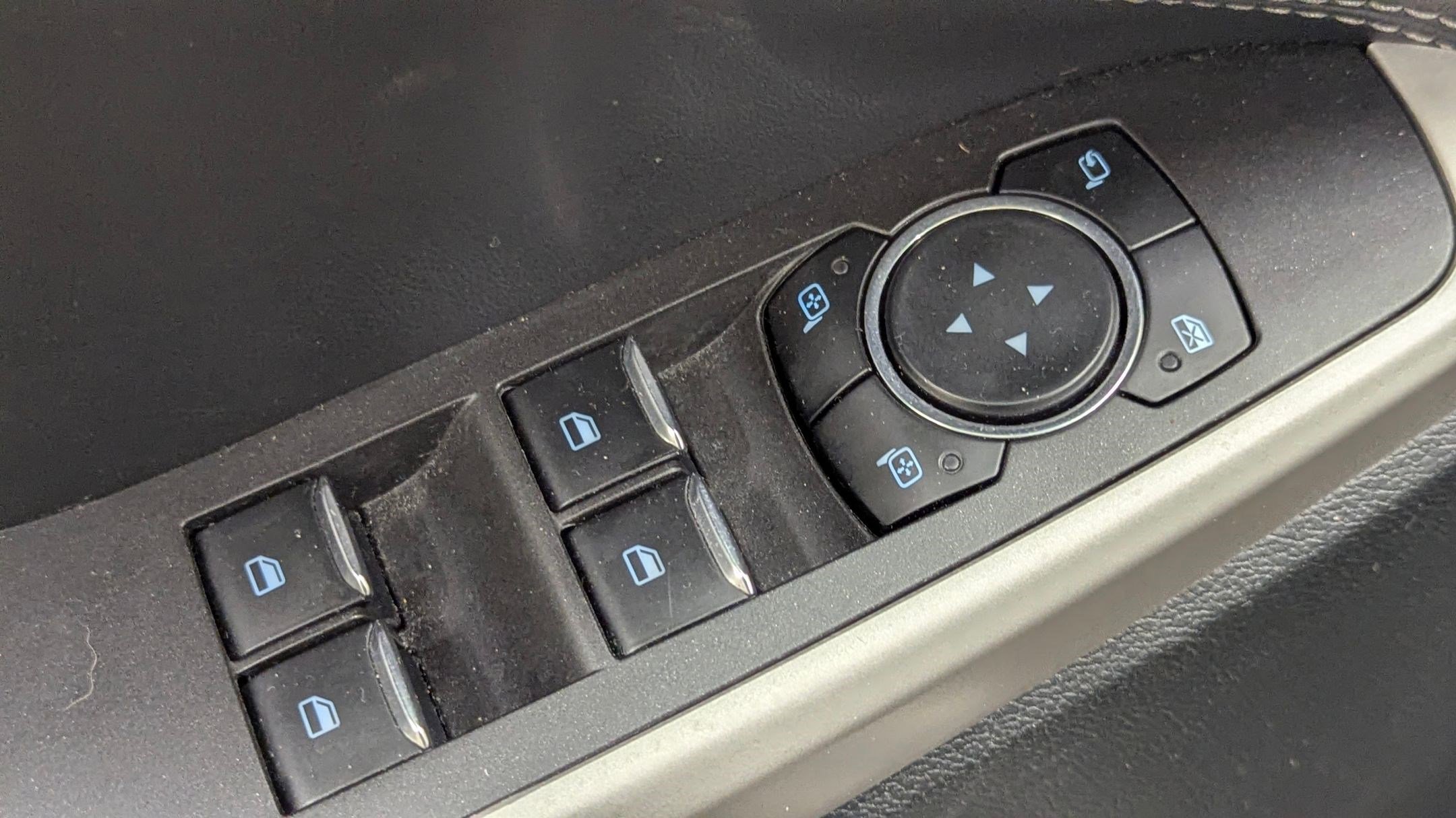 Certified 2024 Ford Explorer Limited image 22