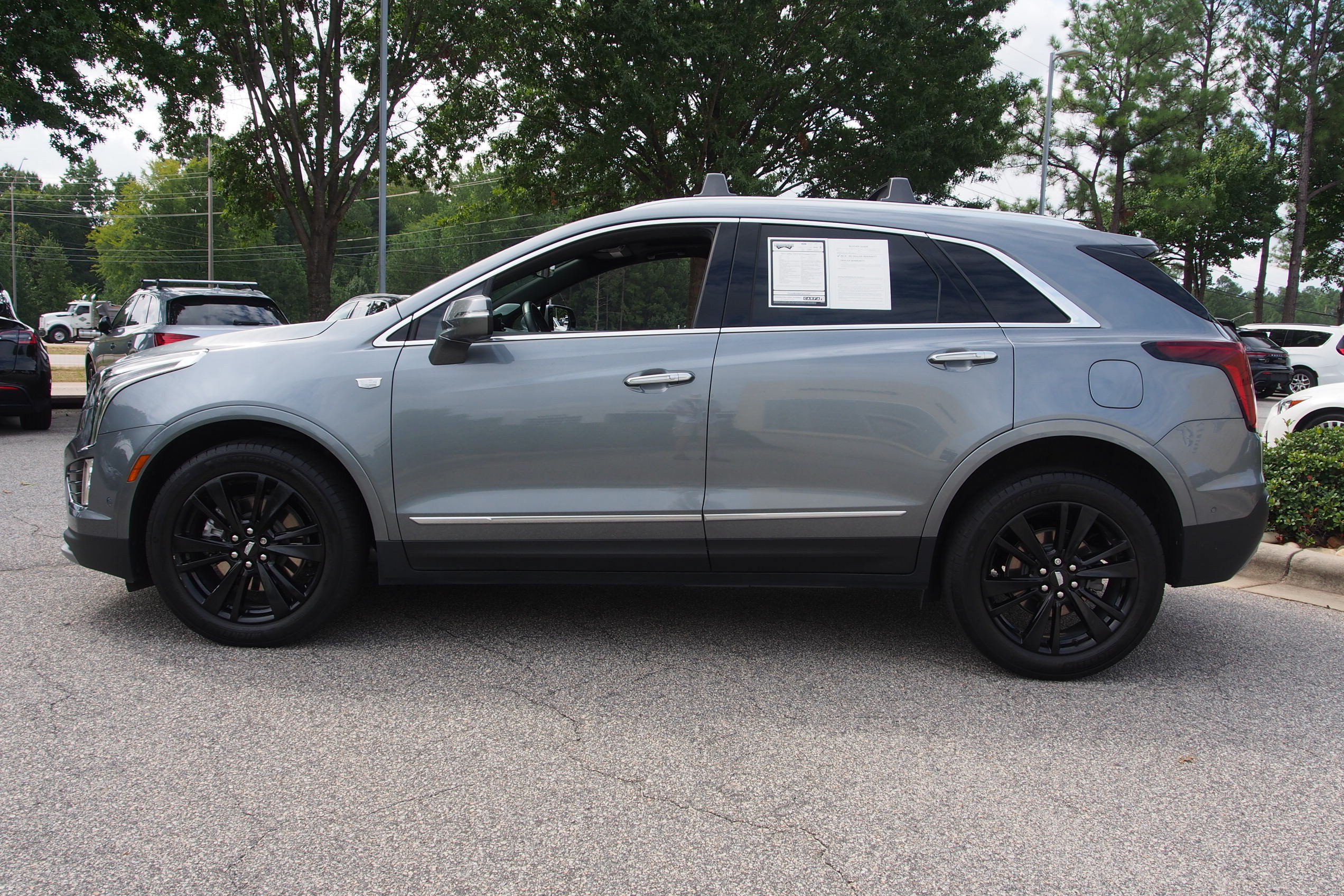 Used 2022 Cadillac XT5 Premium Luxury w/ Technology Package FWD image 5