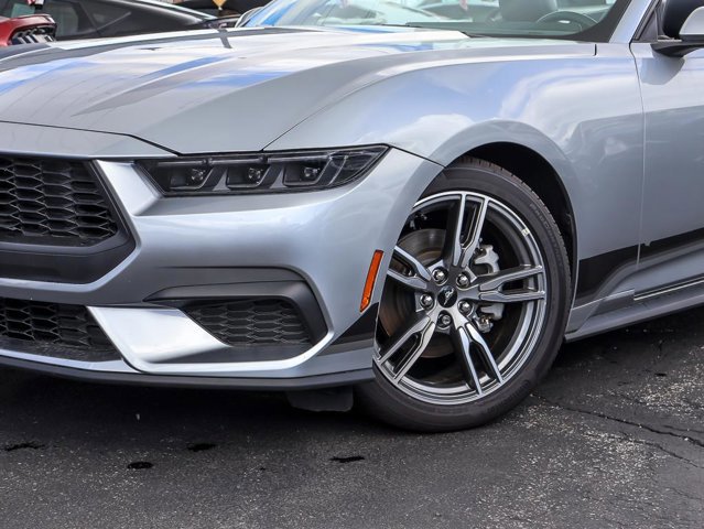Certified 2025 Ford Mustang Premium w/ Wheel & Stripe Package RWD image 4