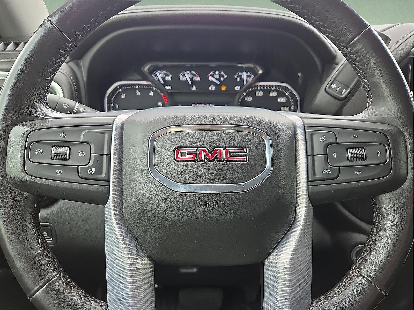 Used 2022 GMC Sierra 3500 SLT w/ SLT Convenience Package AWD/4WD image 24