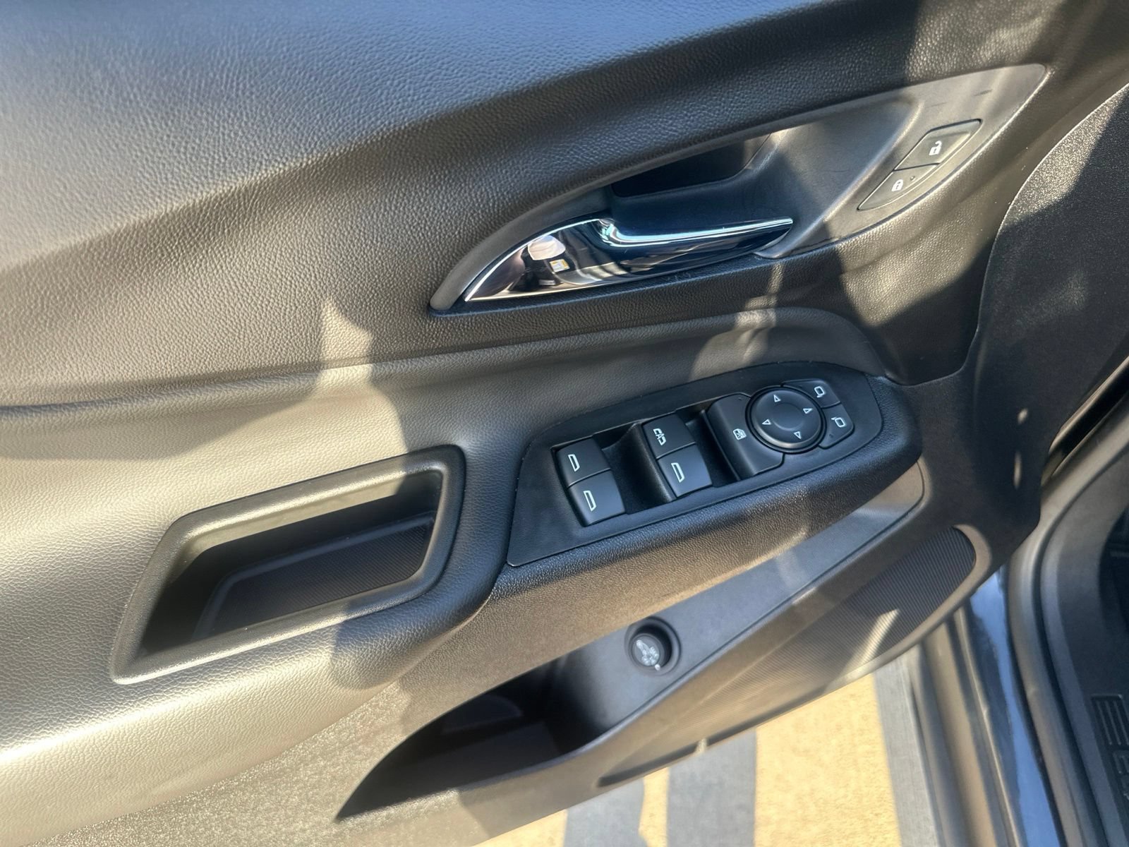 Used 2022 Chevrolet Equinox LT FWD image 15