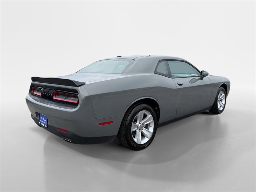 Used 2023 Dodge Challenger SXT image 4