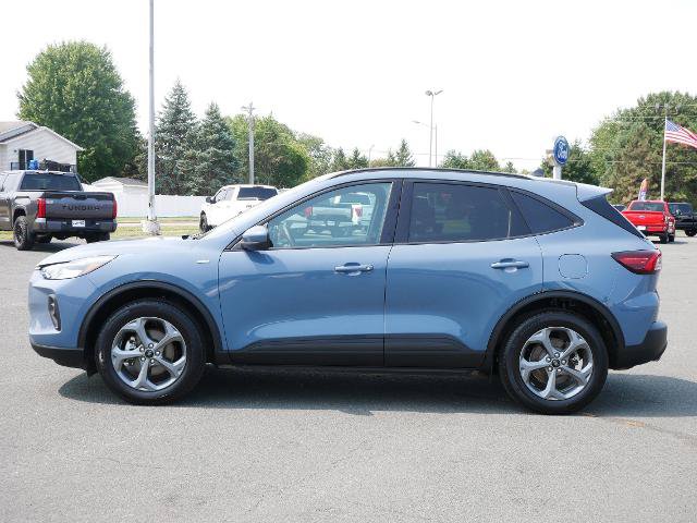 Certified 2025 Ford Escape ST-Line Select AWD/4WD image 2