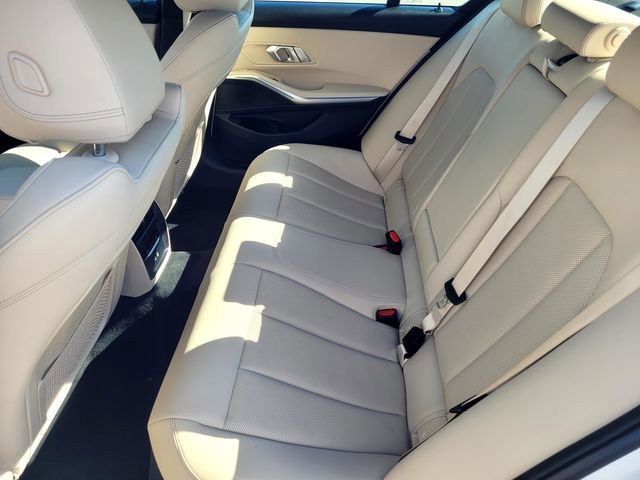 Used 2022 BMW 330i Sedan w/ M Sport Package image 13