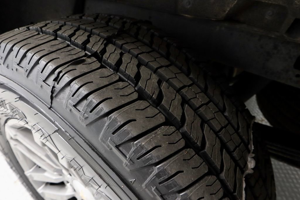 Used 2023 Chevrolet Colorado LT w/ LT Convenience Package image 21