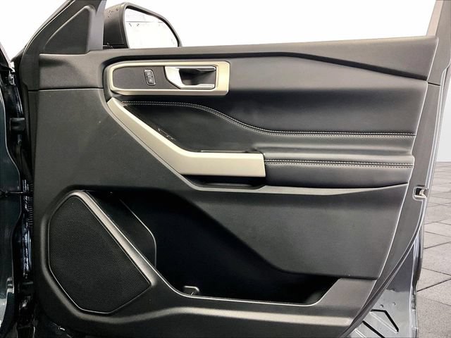 Certified 2022 Ford Explorer XLT w/ Equipment Group 202A AWD/4WD image 23