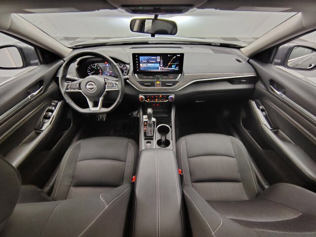Used 2023 Nissan Altima 2.5 SV w/ SV Premium Package AWD/4WD image 2