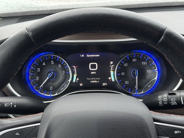 Used 2018 Chrysler Pacifica Touring-L Plus image 33