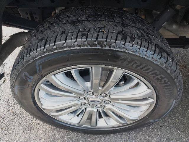 Certified 2025 Ford F150 Platinum w/ Equipment Group 703A Plus AWD/4WD image 12