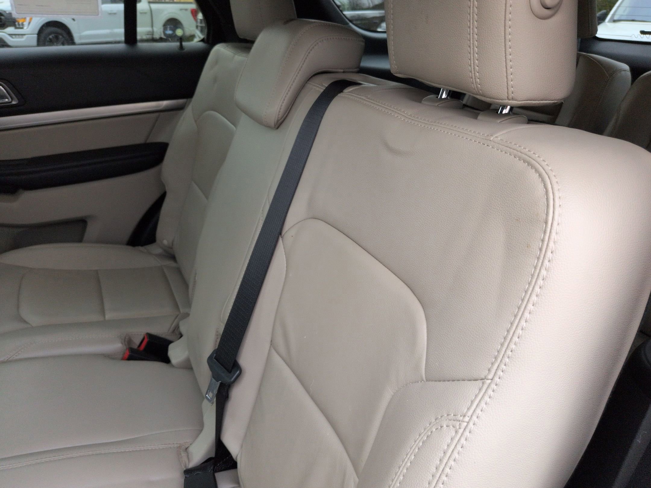 Certified 2018 Ford Explorer XLT w/ Equipment Group 202A image 28