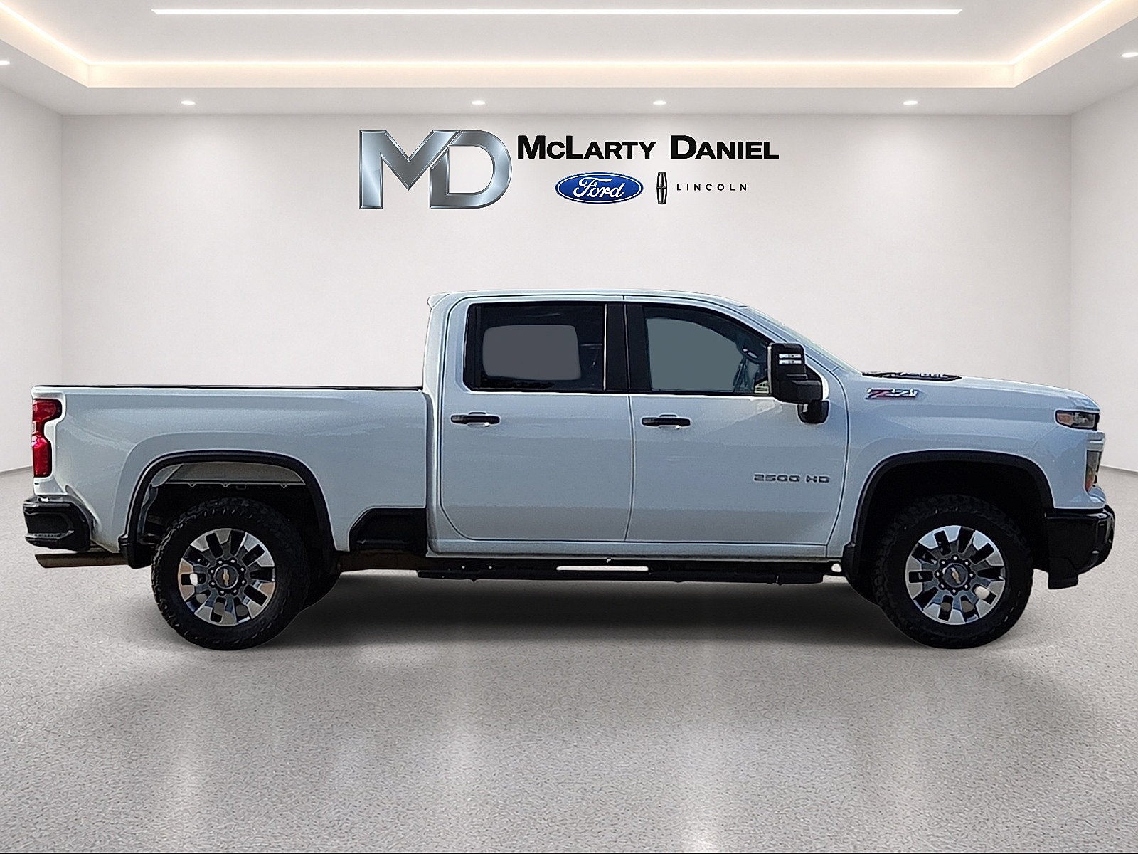Used 2024 Chevrolet Silverado 2500 Custom w/ Custom Convenience Package AWD/4WD image 6