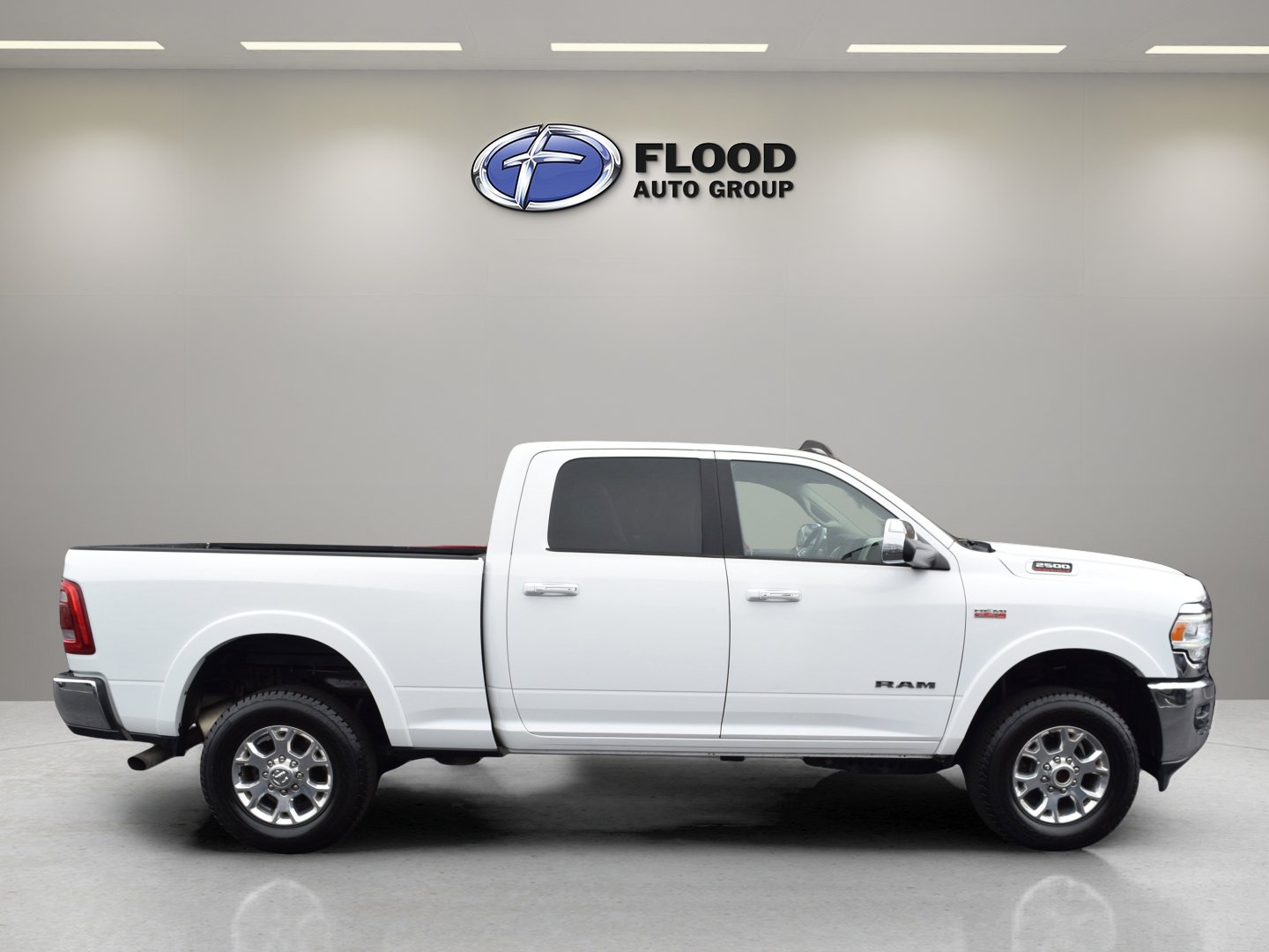 Used 2022 RAM 2500 Laramie w/ Snow Chief Group AWD/4WD image 3